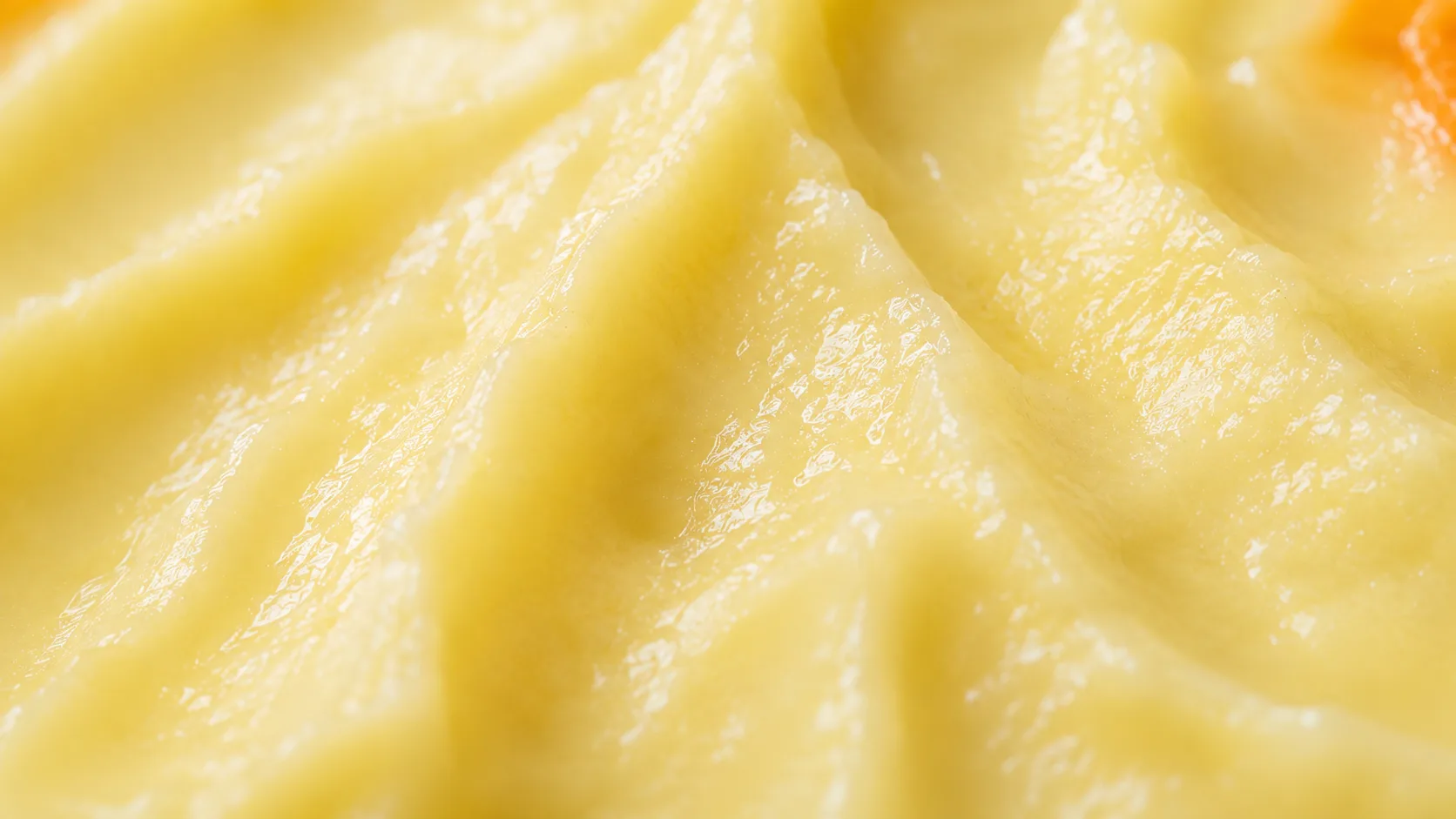 Puré de patata de textura homogénea, en primerísimo plano